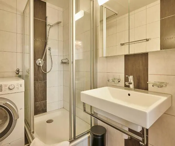 2, Perfect Location, Comfortable & Modern 아파트 베른