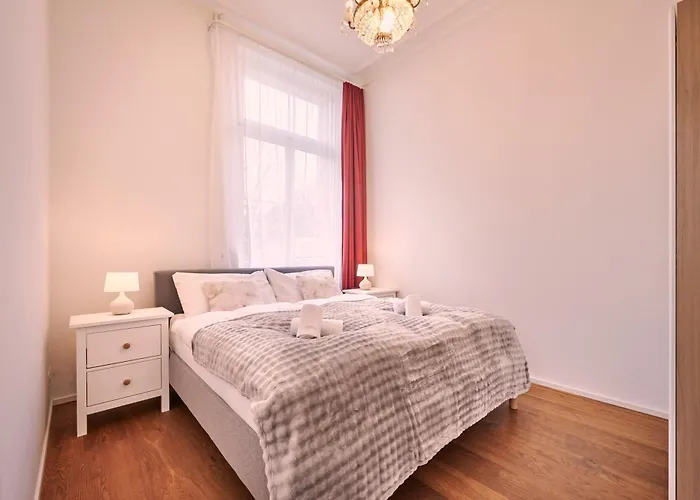 2, Perfect Location, Comfortable & Modern * Bern