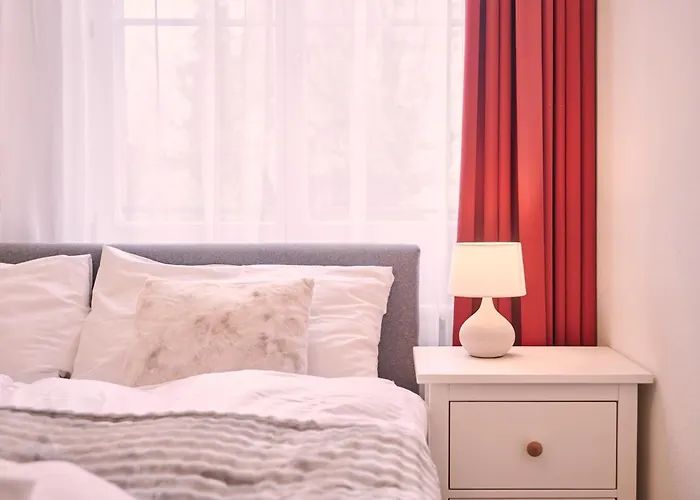 2, Perfect Location, Comfortable & Modern * 베른